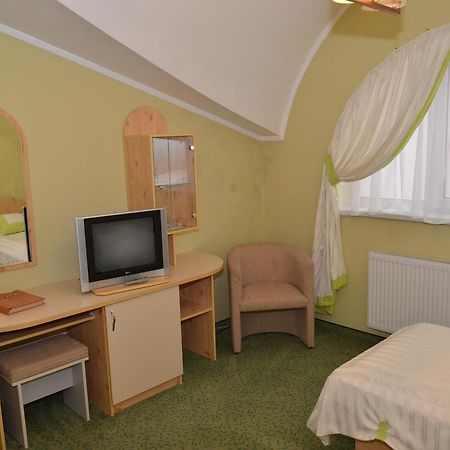 Hotel Serpanok Tyachiv Exterior foto
